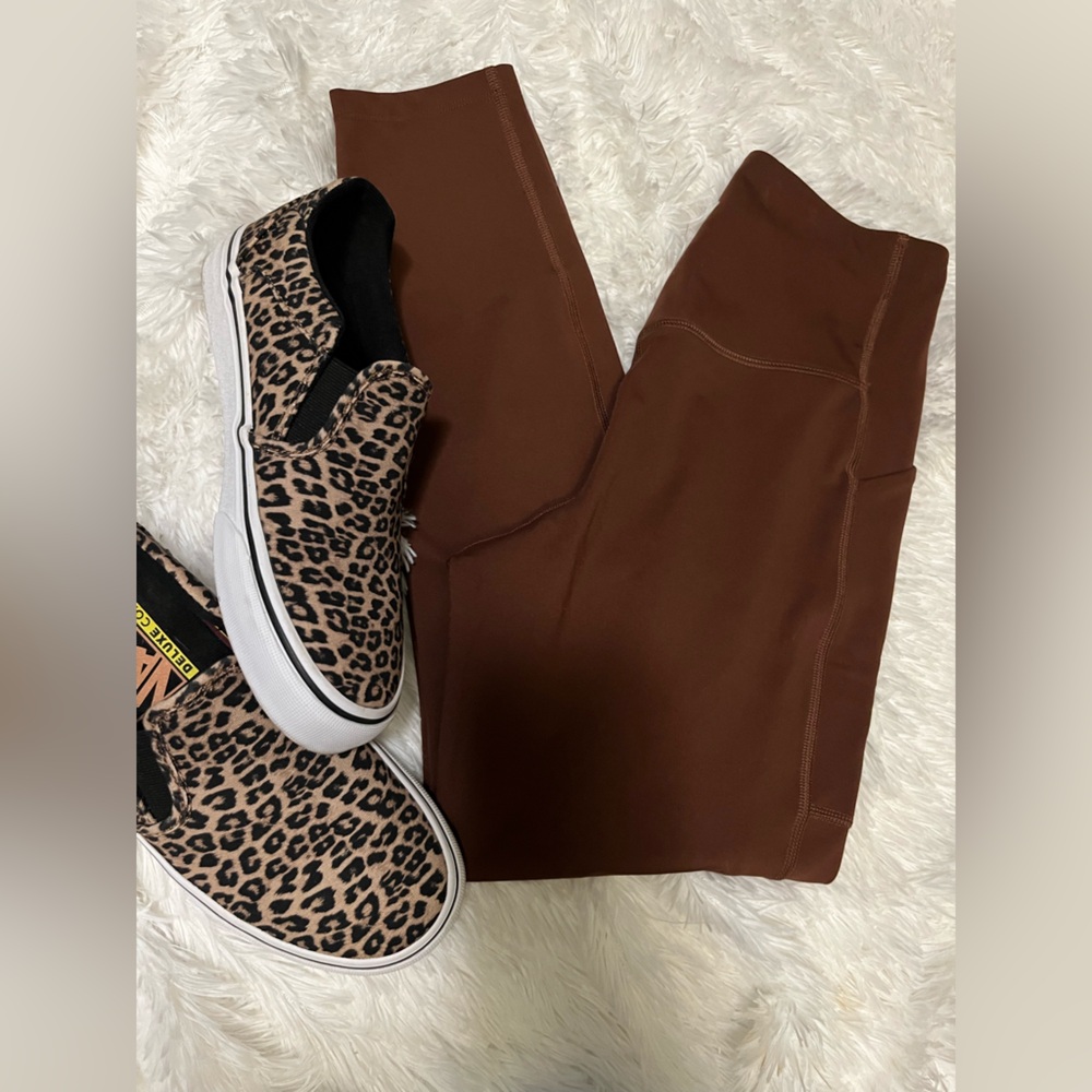 Girlfriend Collective brown compression leggings with pockets